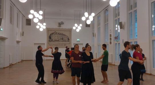 Tanzworkshop mit griechischen und bulgarischen Tänzen